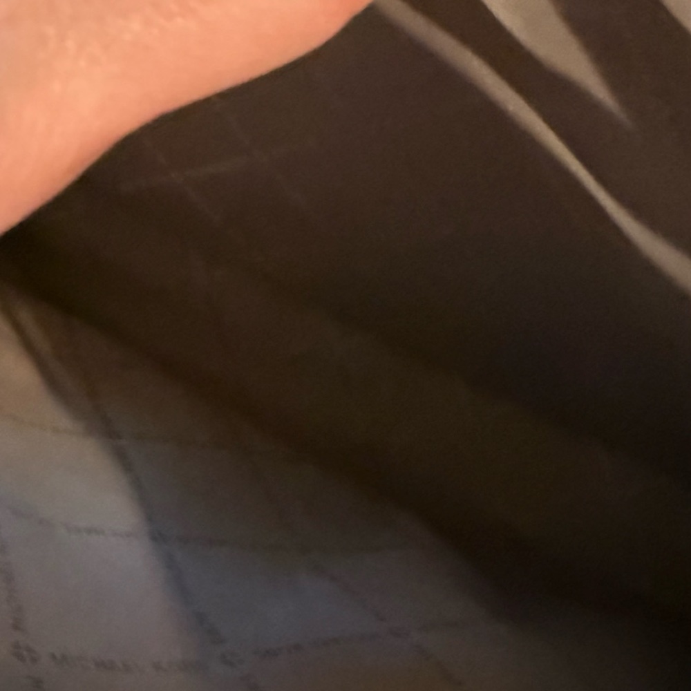 Michael Kors Sky Blue Sheila Signature Tote NWT - Picture 10 of 10